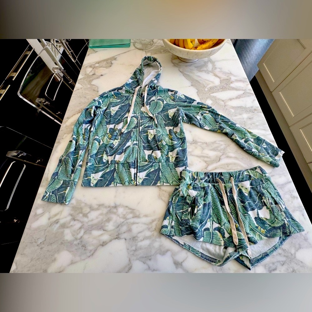 Set Leaf Zip Hoodie and Shorts Hom Venice “Beverly Hills” Banana Green
